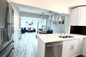 New fresh house in Seminole close to beach - Cross Bayou