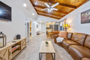 Mimis & Nanas Beach House