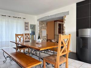 Maisons de vacances Rivage Maison spacieuse 10 p 5 chambres 2 sdb 2 WC tout confort avec jardin, belle terrasse amenagee, parking privatif, a 3km d-Omaha Beach et Port en Bessin : photos des chambres