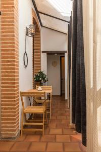 Appartements l-atypique au centre des arcades Elegant Spacieux : photos des chambres