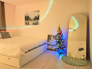 Gangnam Cozy Stay near Sinnonhyeon, 3 Queen Beds, Sofa