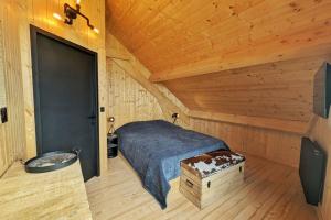 Maisons de vacances La Fleche 2 - Chalet Standing - Jacuzzi Privatif : photos des chambres