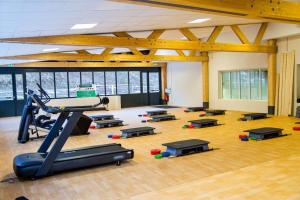 Maisons de vacances La Fleche 2 - Chalet Standing - Jacuzzi Privatif : photos des chambres