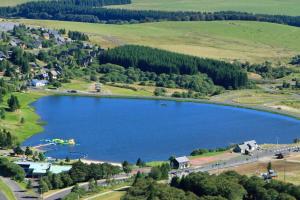 Maisons de vacances La Fleche 2 - Chalet Standing - Jacuzzi Privatif : photos des chambres