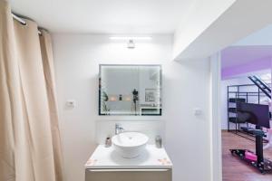 Appartements Love Room Perpignan Jacuzzi & Ambiance romantique : photos des chambres