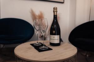 Appartements Love Room Perpignan Jacuzzi & Ambiance romantique : photos des chambres