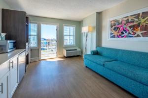 Efficiency King Oceanview with Balcony room in Commander Hotel & Suites