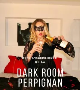 Dark Room Perpignan aux 50 nuances Jacuzzi Privé - Théza