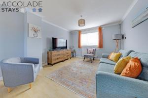 3 Bed, sleeps 6, with parking and WiFi