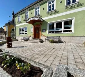 祖姆瓦尔德纳塔尔酒店 - Püchersreuth