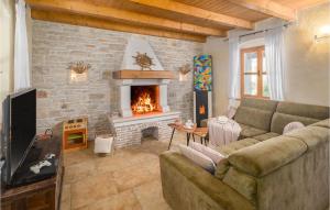 Gorgeous Home In Boduleri With Kitchen 