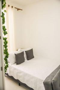 Studio no Edifício Everest lindíssimo a somente 200 mts praia excelente localização