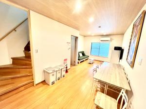 無料駐車場有!まるまる貸切!USjまで近く!海遊館!関西空港!西九条駅大阪駅直通!自転車4台利用可能