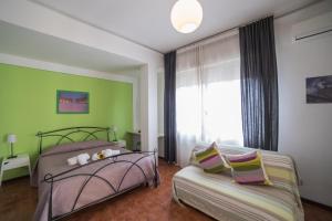 Triple Room with Private Bathroom room in B&B Cento Passi Dalle Mura