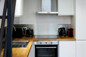 Bright 3-bedroom 2-bathroom flat.