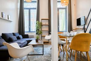 Bright 3-bedroom 2-bathroom flat.