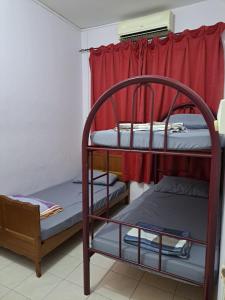 Edaman Holiday Home