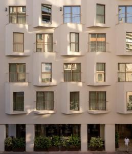 Mitsis NU Piraeus Port