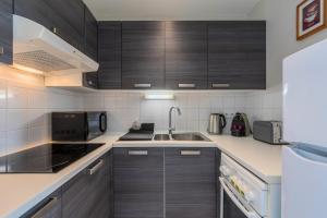 One bedroom apartment at the foot of the stations