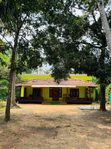 AK Riverside Tourist Home