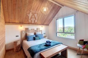 Lona Spa