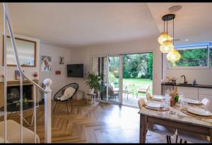 Maisons de vacances Maison de charme dans le golf de la baule, a 10 min de la mer : photos des chambres