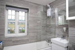 Southampton West with workspace and fast internet