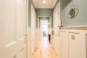 Charming 1 Bedroom in Edinburghs West End