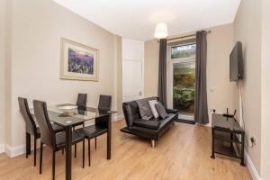 Comfy Edinburgh Base