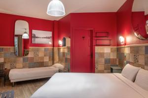 Double Room room in Hôtel de Roubaix