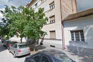 central apt whit a balcony and free parking space