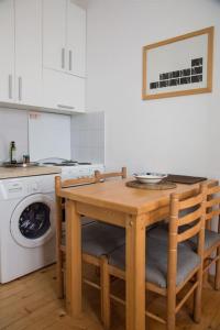 central apt whit a balcony and free parking space