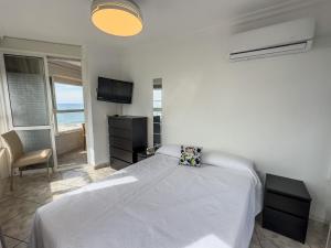 Frente al Mar con Piscina A116