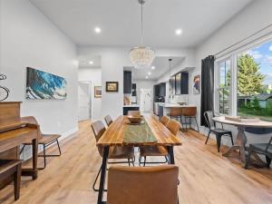 5 Bedroom - Located in Old Town Eagle