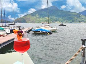 Rustico di Pianello Naturstein-Ferienhaus am See