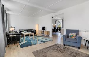 3 Bedroom Awesome Home In Samsø