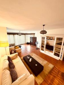 Modern Duplex Chalet with Lake View Einbay