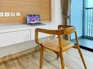 Stylish Studio SouthGate Apt with Pool, Gym, Netflix by 2ndHome