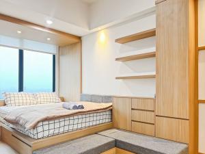 Stylish Studio SouthGate Apt with Pool, Gym, Netflix by 2ndHome