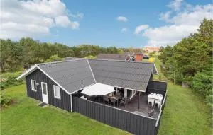 Three-Bedroom Holiday Home In Hvide Sande - Bjerregård