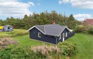Three-Bedroom Holiday Home In Hvide Sande