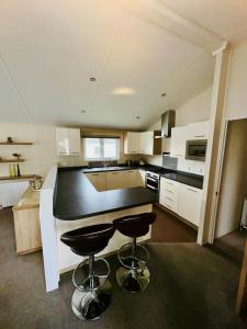 DELUXE MEADOWS NOOK LODGE - Cornwall Hideaway Lodge