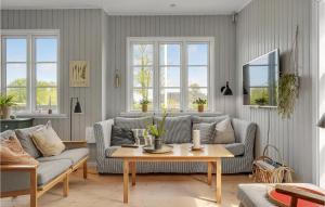 Beautiful Home In Sjølund With Wifi