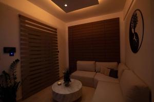 V Suites - Apts & Spa