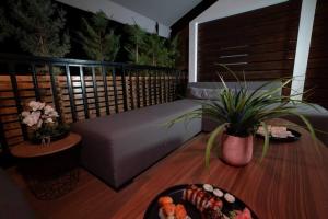 V Suites - Apts & Spa
