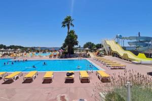 Maisons de vacances Mobile Home 450 4-6 pers Camping Siblu Le Lac des Reves : photos des chambres
