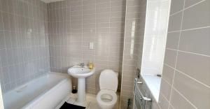 Sunderland Villa Luxuria House and Apartment Accommodation - Free Double Private Parking