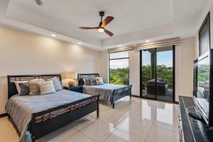 Spacious Condo with Incredible Club House