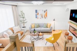 Luxury Family Home - Sleeps 10 - King Bed