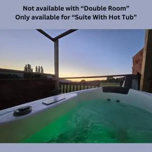 Cwtch Glamping Shepherds Huts - Llanover